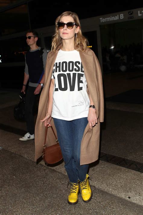 Rosamund Pike Keeps It Casual In T Shirt And Jeans As She Arrives At