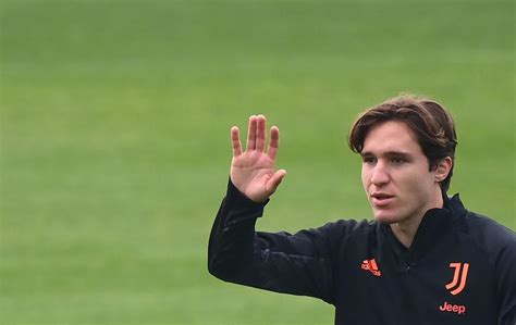 Insulti social al fratello minorenne. Chiesa, parla un'ex ala della Juve: 'Ancora lo aspetto ...