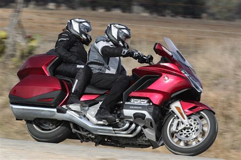 Lowest price in 30 days. 2018 Honda Gold Wing's upgrades takes everything up a ...