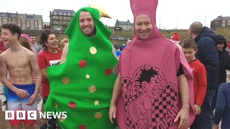 Boxing Day Dippers Brave North Sea At Seaburn And Tynemouth Bbc News