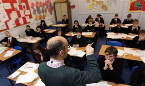 Uk Schools May Reopen Before Summer Holidays Headteachers Reveal Date