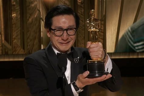 Oscars 2023 Ke Huy Quan Makes Emotional Speech After Taking Home The Best Supporting Actor
