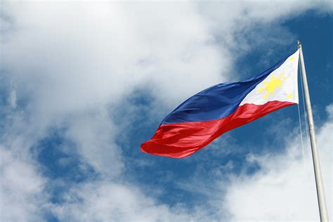 무료 이미지 구름 하늘 바람 나는 국가 빨간 상징 기치 깃발 아시아 푸른 필리핀 사람 전국의 애국자