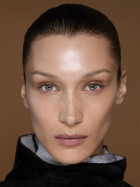 Bella Hadid Nose, Bella Hadid Makeup, Frozen Face, Face Tools, Vision