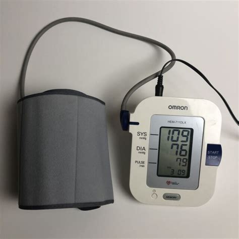 Omron Deluxe Model Hem 711 Dlx Automatic Blood Pressure Monitor With