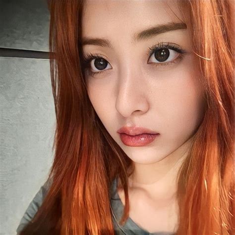yunjin selca lesserafim icons lq ginger hair glow up asian girl jennifer actresses kpop