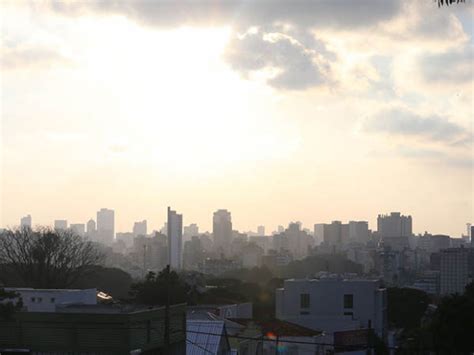 Curitiba registrou neste domingo (27) a maior temperatura de 2020, de acordo com os dados do simepar. Temperaturas vão cair em Curitiba neste fim de semana ...