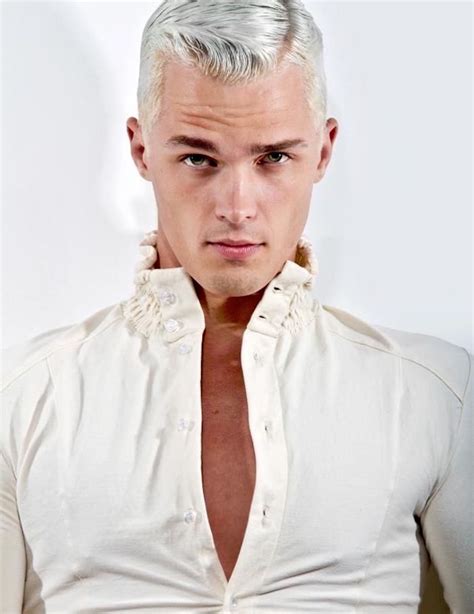 Colorations naturelles pour l'homme moderne. Coupe De Cheveux Homme Blanc Gris | Coiffures Cheveux Longs