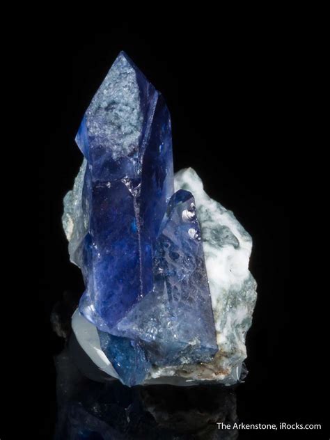 Check out benetoite's art on deviantart. Benitoite - D16C-55 - Dallas Gem Mine - California Mineral Specimen