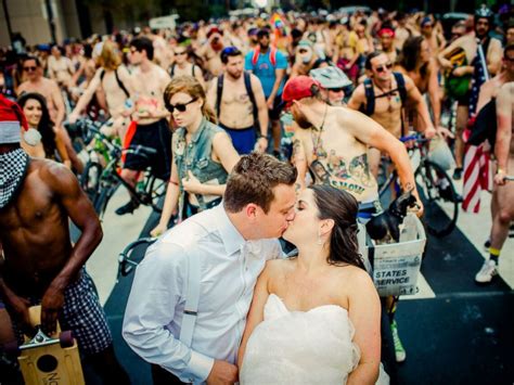 Philadelphia Newlyweds Join Nude Bicyclists In Wedding Photos ABC News