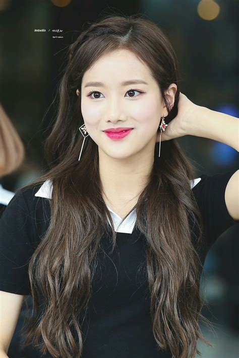 사진, 배경화면, 소녀 의상에 관한 아이디어를 더 확인해 보세요. 에이프릴 이나은 | 연예인, 메이크업, 아이돌