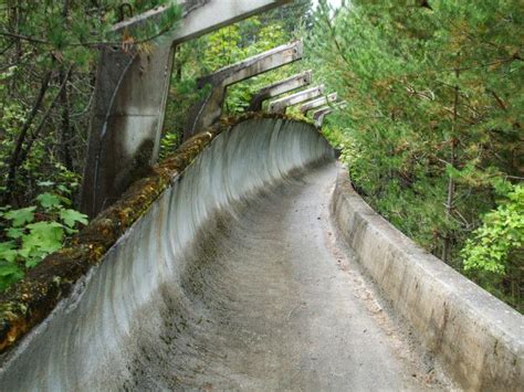 Sarajevo hosted the 1984 winter olympics, but a decade later, terrible conflict ravaged much of the city. Pin by prettystxned ♡ on creeeeeepy | Abandoned places ...