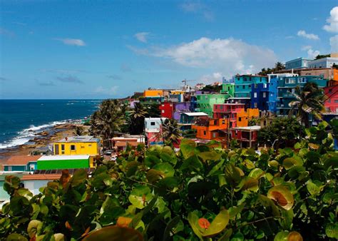 Los juegos tradicionales son aquellas manifestaciones lúdicas o juegos que por lo general se transmiten de generación en generación; Tradiciones de Puerto Rico: juegos, costumbres y más