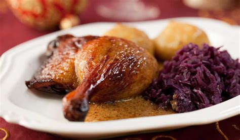 Roast goose or beef rouladen. The Best Traditional German Christmas Dinner - Most ...
