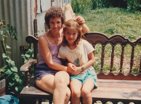How Growing Up With A Mom In A Secret Lesbian Relationship Shaped My Life Huffpost Canada