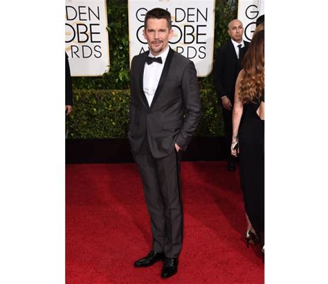 Ethan Hawkes Red Carpet Look From The Golden Globes Mens Journal
