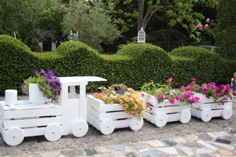 Unser auge wünscht sich halt und sucht ständig nach dingen, die es kennt. Deko-Zug selber machen - Schöne Gartendekoration