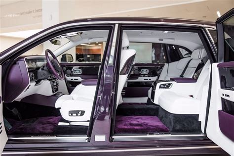 Get Your First Look At The 2018 Rolls Royce Phantom In This London