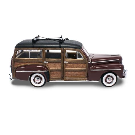 Road Signature 118 1948 Ford Woody Burgundy Games World