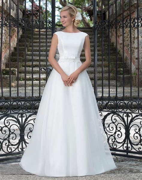 Check out our hochzeitskleid selection for the very best in unique or custom, handmade pieces from our dresses shops. sincerity brautkleid 2016 - Seite 9 - Sincerity brautmode ...