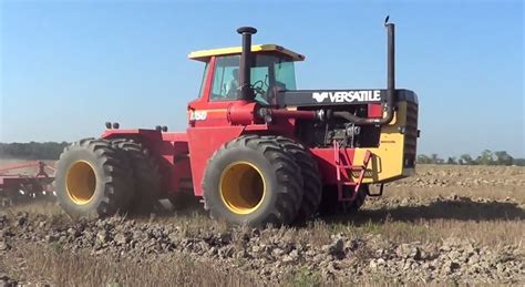 A Versatile 1150 Tractor Aan Het Schijveneggen In Ohio Usa