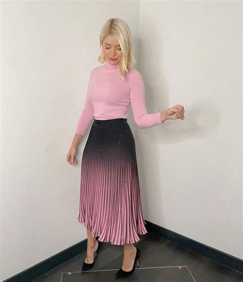 Holly Willoughbys Curve Hugging Dress Has The Most Unexpected Detail Hello