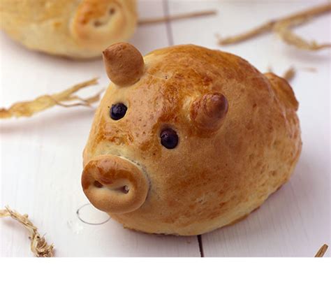 Naast het authentieke brabantse worstenbroodje, maken wij vele andere soorten worstenbrood. Worstenbrood "Miss Piggy" - Dishcover