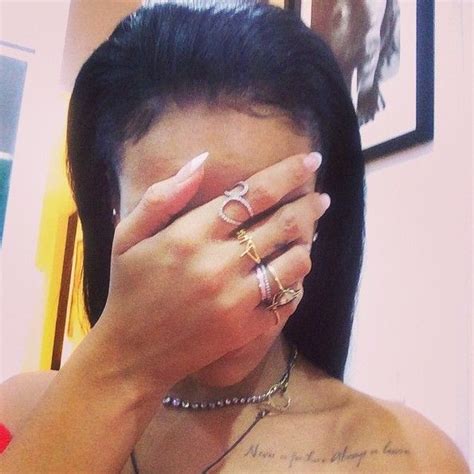 And Shows Off Her Jewelry Rihanna Jewelry Cute Ear Piercings Ear