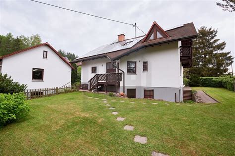 Elegantes haus in karlsbad (tschechien) 370 eur | ferienhaus im grenznahem skiareal dlouha louka (top zustand) 38.100 eur | kurort marienbad 46.900 eur | grenzgängerhaus /wohnhaus / ferienhaus peterswald (petrovice) 84.615 eur | Provisionsfrei: Gehobenes freistehendes Einfamilienhaus ...