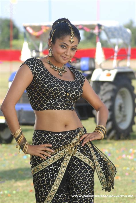 Priyamani Hot Navel Photos South Indian Actress