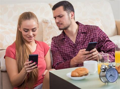 Is Your Cell Phone Ruining Your Relationship 5 Tips To Resolve It