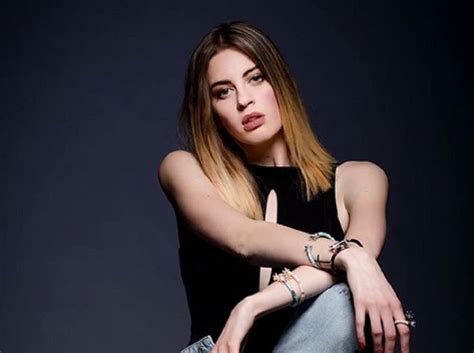 'i canoni di bellezza che impongono i media oggi si sono modificati, prima. Barbara De Rossi, chi è la figlia Martina Tesanovic: età ...