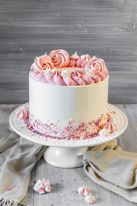 Maybe you would like to learn more about one of these? Torte zum Geburtstag mit Fruchteinlage und Baiser - Ahalni ...