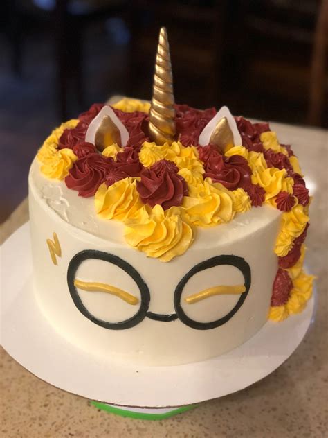 Ok the first step, make the cakes. Harry Potter Unicorn cake (With images) | Cake, Unicorn cake