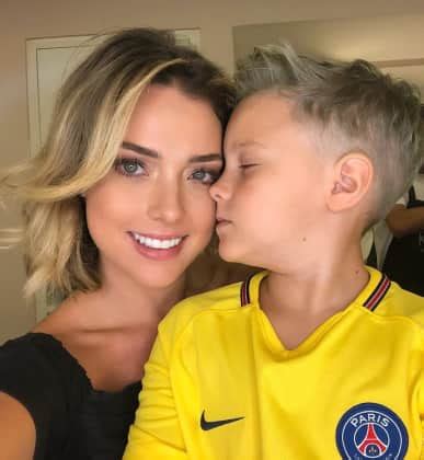 Weitere suchvorschläge rund um neymar und frau Neymar: Das ist die Mutter seines Sohnes Davi