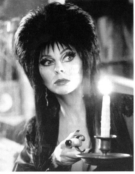 Elvira The Queen Of Halloween Cassandra Peterson Bouffant Wig Elvira