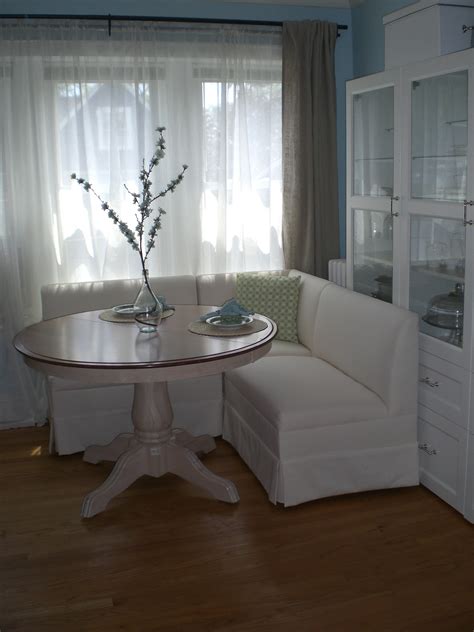 A pedestal table works the best for a banquette seating arrangement. banquette