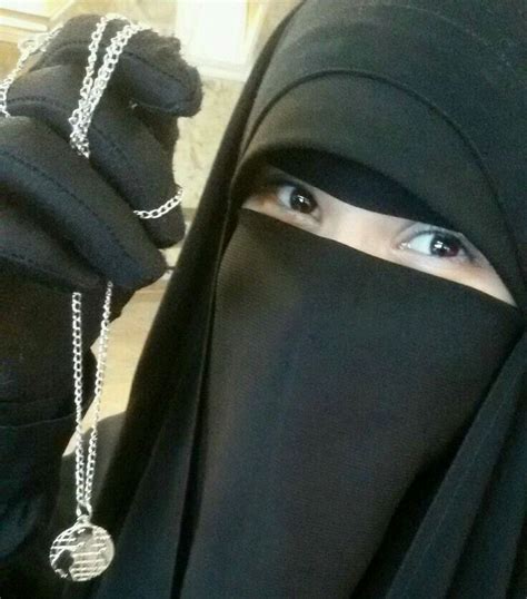 Pin By Sessiz Sevdam On Niqab Niqab Arab Girls Hijab Girl Hijab