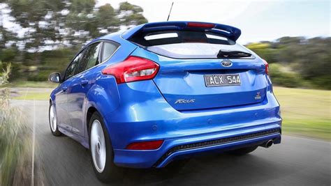 Refreshed for 2015, the ford focus gains a revised exterior styling, standard rearview camera, and an updated sync interface with applink, which enables owners to use apps. Ford Focus 2015 review | CarsGuide