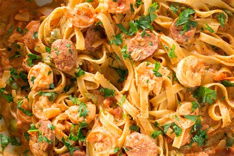 Puns and dad jokes aside, this recipe is super easy to make. Cajun Pasta with Shrimp and Smoked Sausage Recipe - Chili ...
