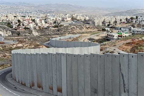 Mai 1948 wurde der unabhängige staat israel ausgerufen. Israelis töten Kinder aus Palästina - Top 20 Radio TV Top ...