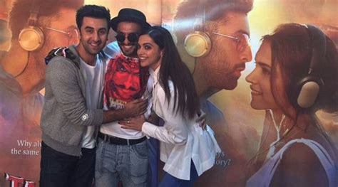 Jab ‘they Met Deepika Padukone Poses With Her ‘hotties Ranbir Kapoor