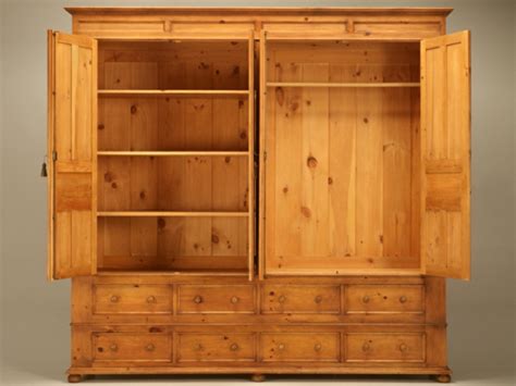 Wenn sie einen natürlichen look erreichen wollen, bauen sie einen hölzernen wenn der kleiderständer den kleiderschrank ersetzt. Schrank selber bauen - 22 neue moderne Beispiele ...