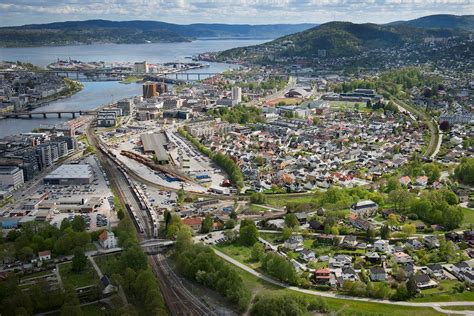 Посмотрите твиты по теме «#drammen» в твиттере. Se Drammen i fugleperspektiv - Bane NOR