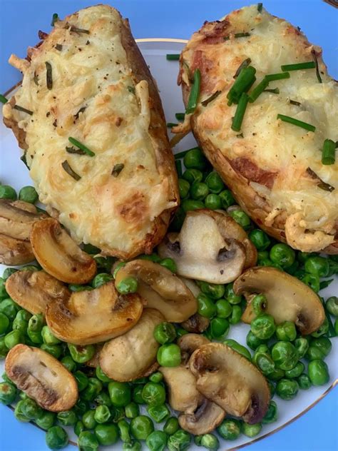 They're delicious with a simple dressing of butter and salt, or you can top them with cheese, bacon and vegetables to make each one a complete meal in and of itself. Healthy Stuffed Jacket Potatoes - Easy Peasy Lemon Squeezy
