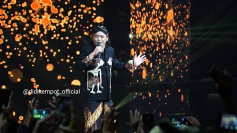 Asisten manajer humas rs kasih ibu, divan fernandez mengungkap, didi kempot dibawa ke rumah sakit kasih ibu dalam kondisi tak sadar. Sambut Jenazah Didi Kempot, Jalan di Sekitar Rumah Duka Akan Ditutup : Okezone News
