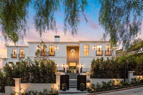 Coldwell Banker Realty Lists Newly Built Contemporary Hollywood Glamour