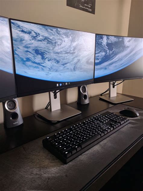Clean And Minimal With Images Home Office Setup Computer Setup Gaming Room Setup