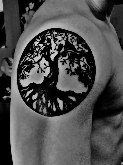 Pin by Ani Glenn on Tattoos & Piercings | Tree of life tattoo, Small ...