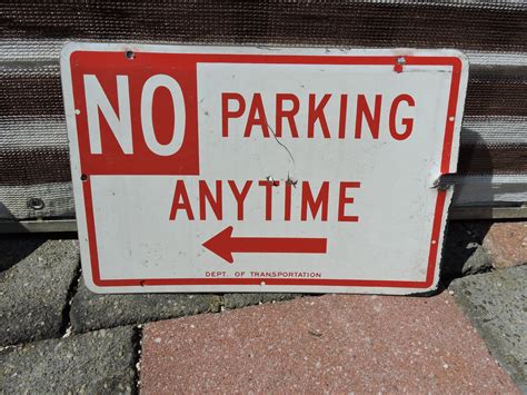 Vintage No Parking Anytime Metal Sign Street Sign 18 X 12 Pulgadas